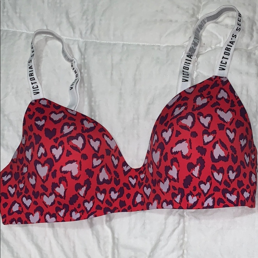 Victoria’s S t-shirt lightly lined wireless bra!